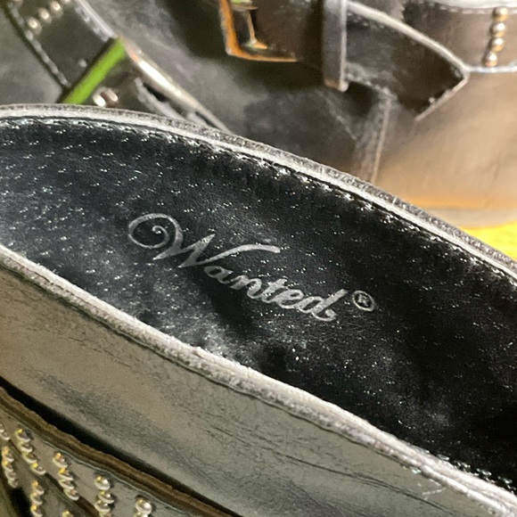 Low black boots with studded straps - Picture 5 of 7